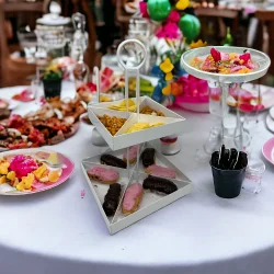 2 Katlı Dekoratif Beyaz Metal Çerezlik / Peynir Sunum Servis Tabağı - Lokumluk / Makaron, Pankek ve Tatlı Sunumu İçin - 3