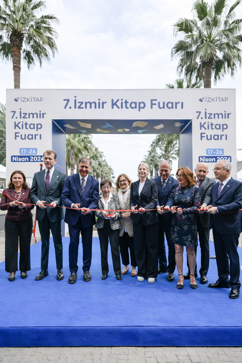 İzmir Baharı Kitapla Karşılıyor