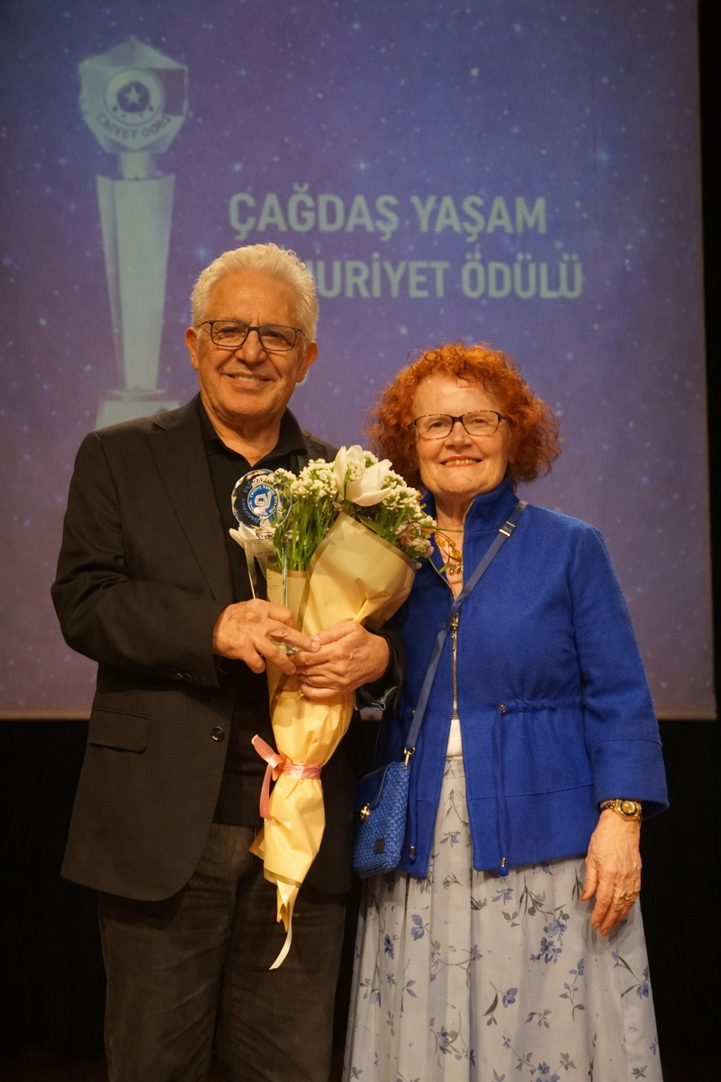 ÇAĞDAŞ YAŞAM CUMHURİYET ÖDÜLÜ’NE ZÜLFÜ LİVANELİ DEĞER GÖRÜLDÜ